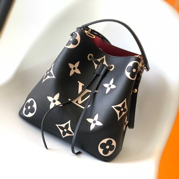 Louis Vuitton NeoNoe MM Shoulder Crossbody Bag - Picture 1 of 7